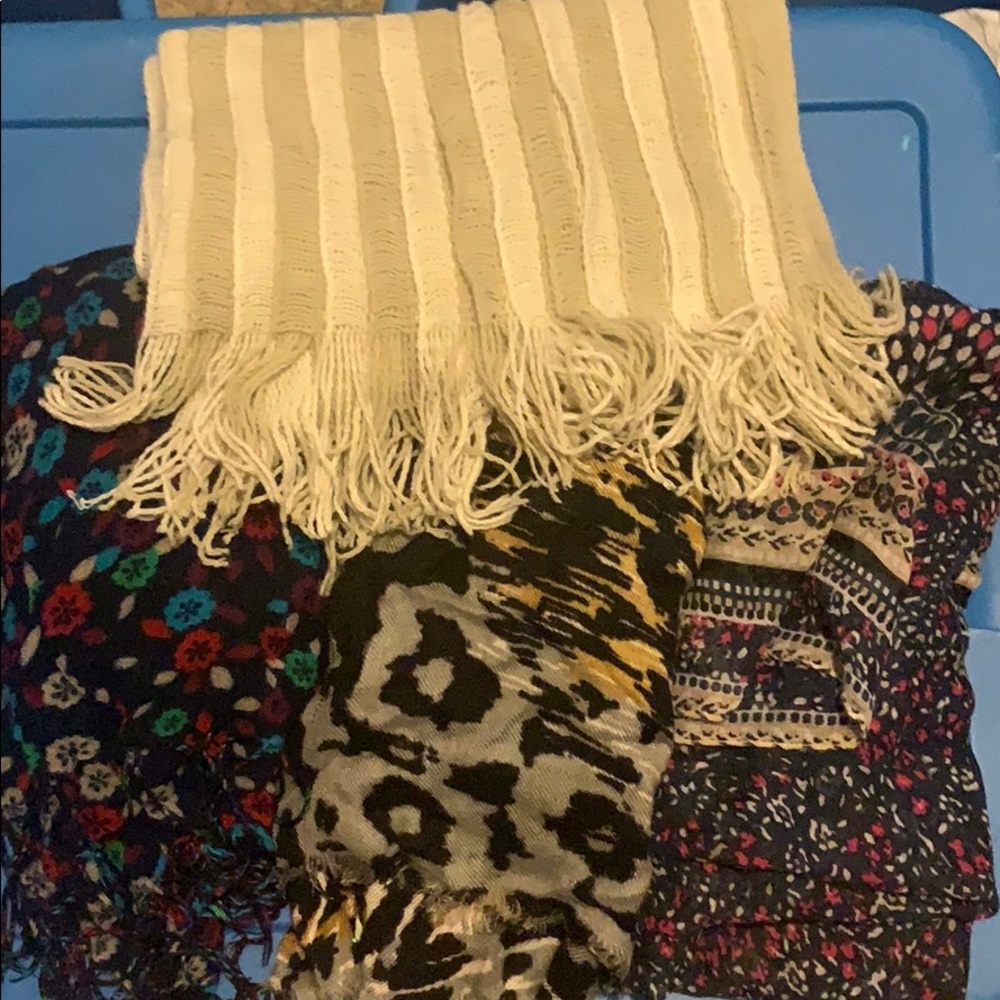 Scarfs